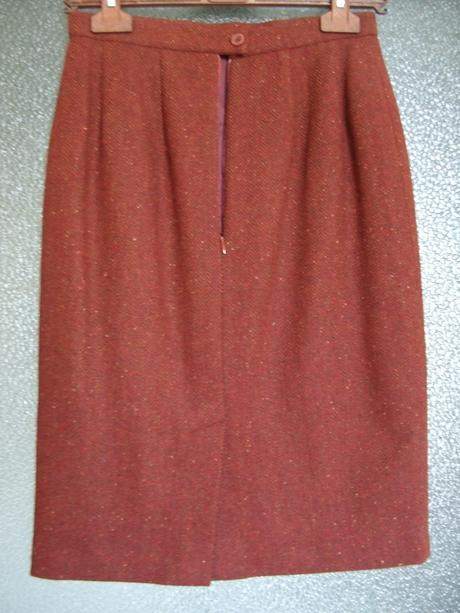 Úžasná vlnená midi sukňa, 38