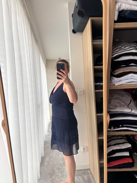 Tmavomodré šaty, m