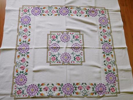 Ručne vyšívaný obrus kocka-128x128cm,, 