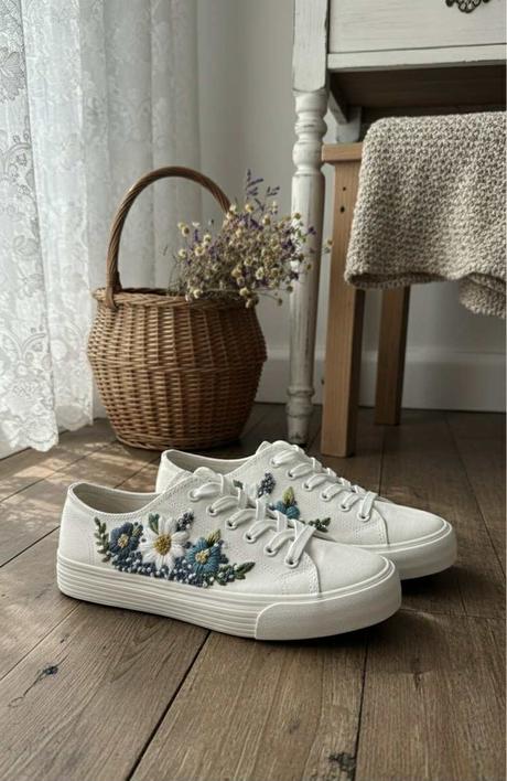 Plátené, ručne vyšívané tenisky, 36 - 42