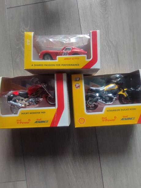 Predám hračky motorky a auto, 