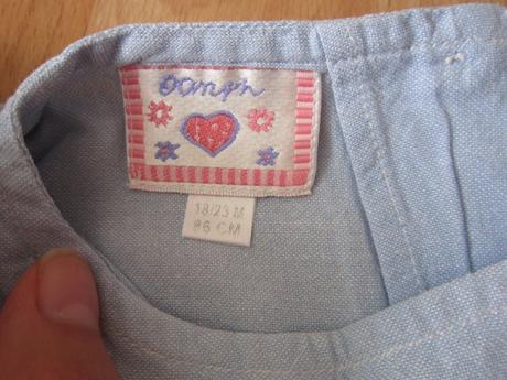 Bielo-modré šaty, 86