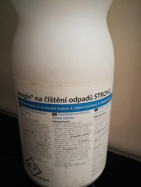 Imagin na čistenie odpadov strong, 