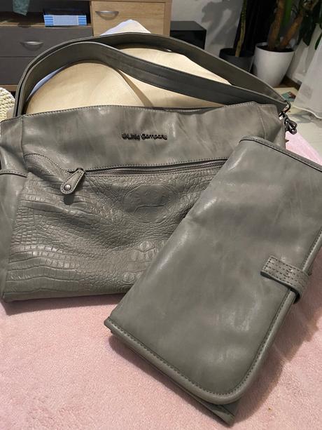 Luxusna prebalovacia taska, little company