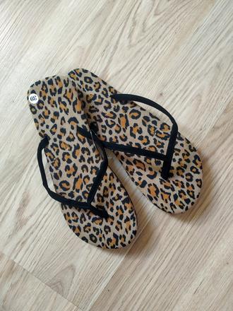 Leopardie žabky, 39