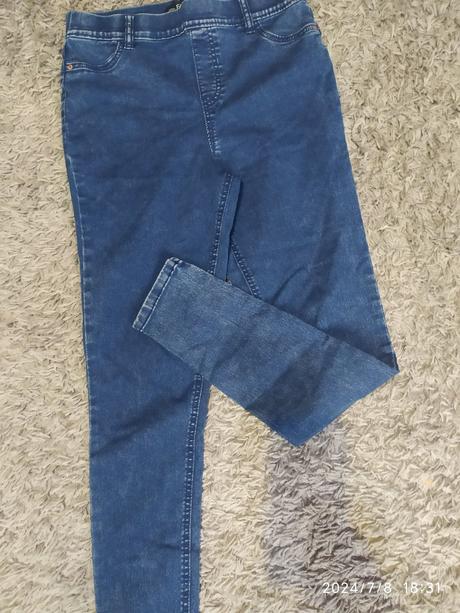 Dámske oblečenie, s