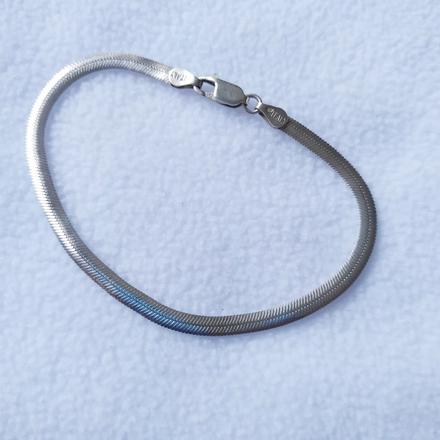 Strieborný náramok,