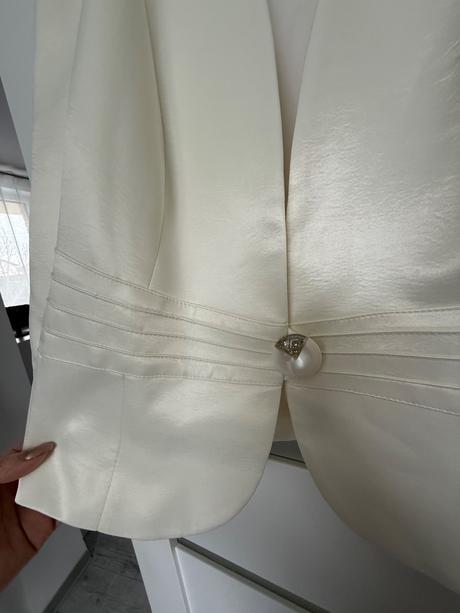 Saténové podšité sako, 44