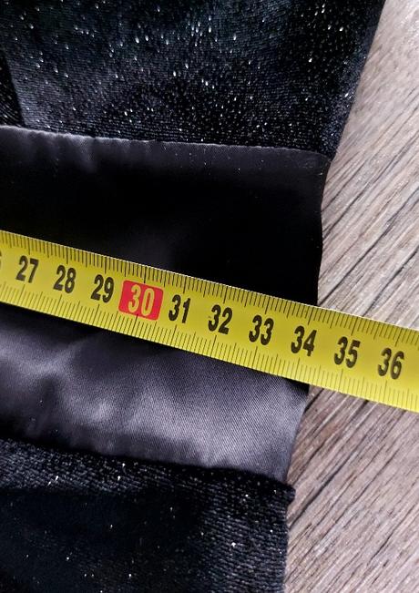 Čierne zamatové trblietavé šaty, 38