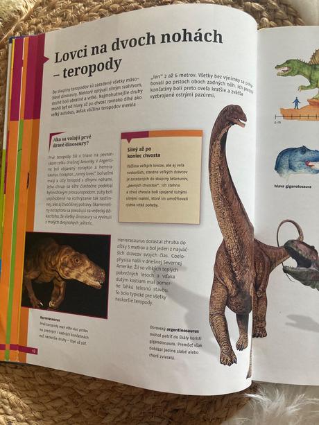 Dinosaury vedomosti v hrsti,