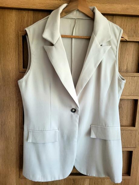 Nové sako bez rukávov, l