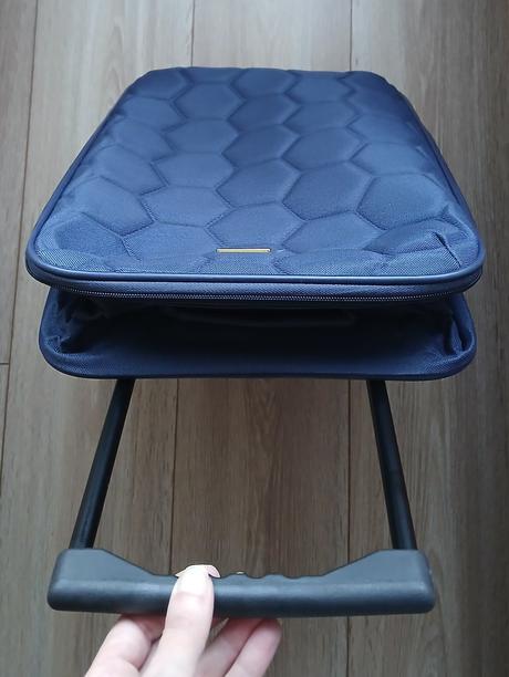 Cestovny kufor a kozmeticka taska, 