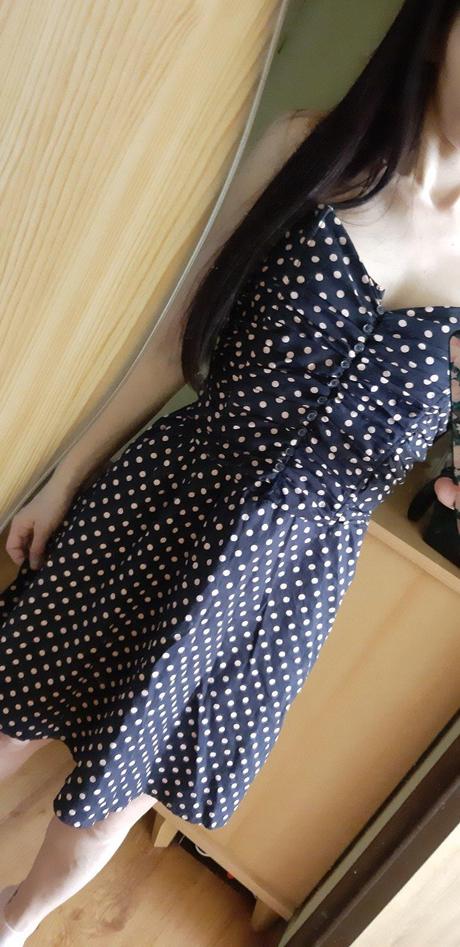 Tmavomodré bodkované šaty, fishbone,xs