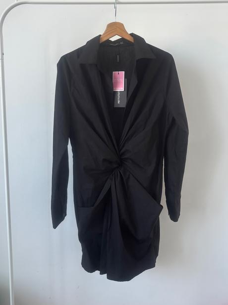 Pretty little thing saty, 42