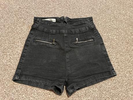 Kraťase, bershka,28