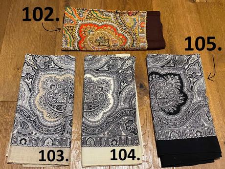 Šatky rôznych farieb a vzorov,