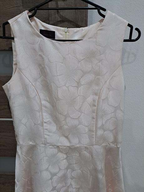 Spolocenske saty, 38