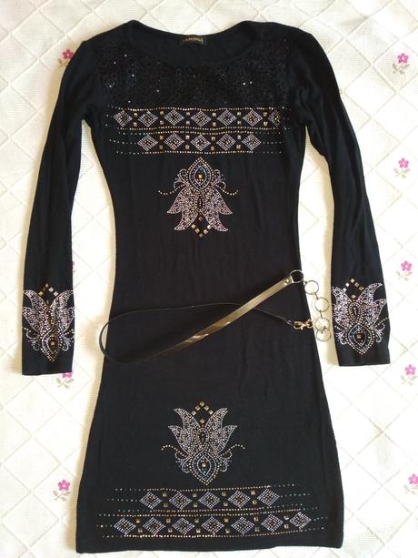 Zaujímavé šaty, m