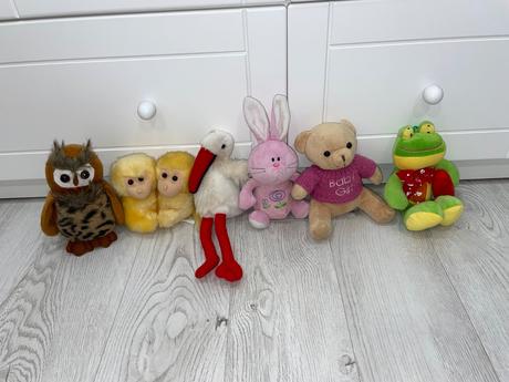 Rôzny stredne veľký plyšáci, 