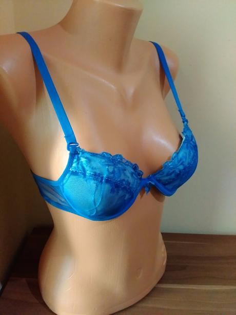 Modra podprsenka s, 70b