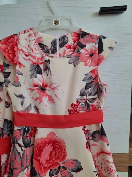 Šaty pre sestričky, 86