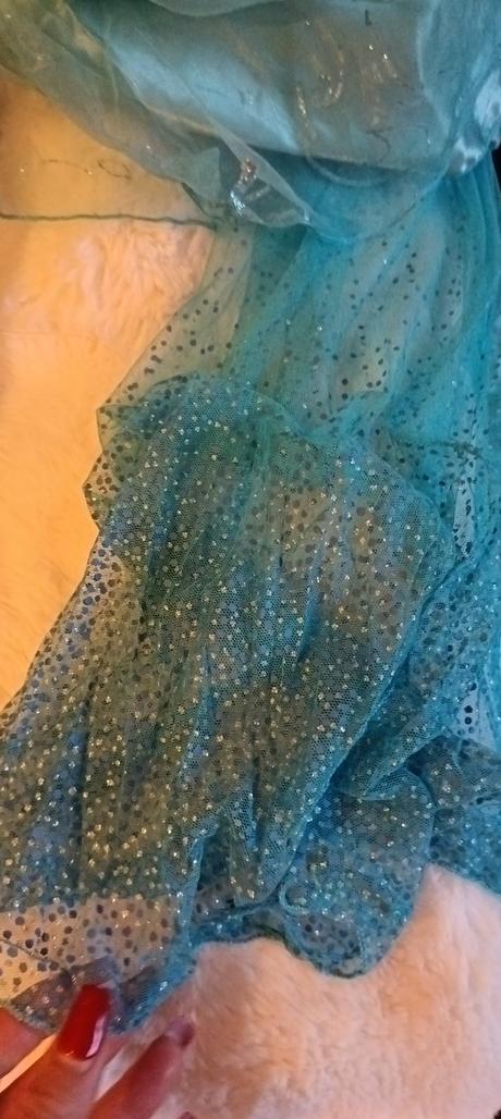 Šaty frozen s vlečkou,