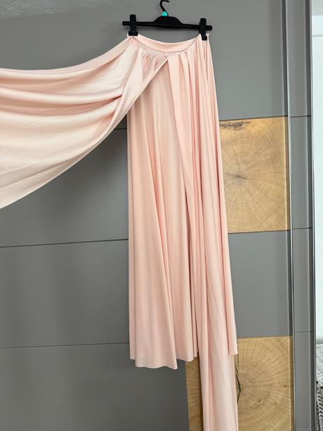 Večerné šaty na viazanie, s