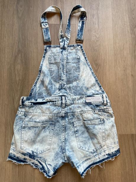 Šortky na traky, bershka,s