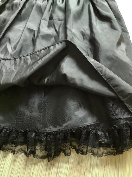 Krasne saty redgering, s