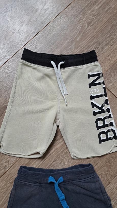 4xkraťasy veľ.110 až po 116-spolu za 5 eur, 110