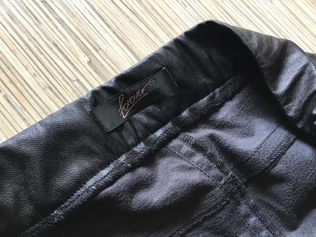 Koženkové nohavice, 40