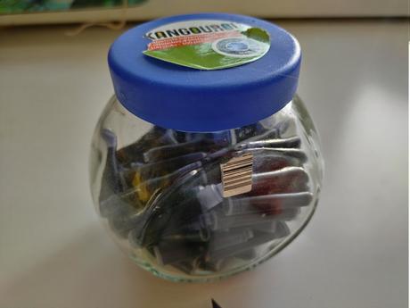 Bombičkové perá aj s náplňami, 