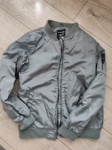 Bombera, chapter young,158