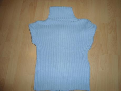 Bledomodry sveter, s