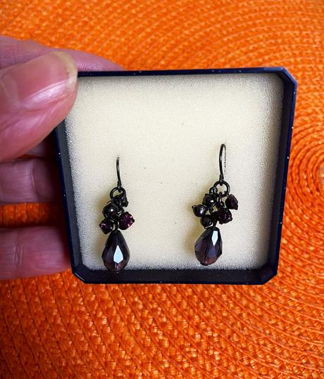 Visiace náušnice rivoli,