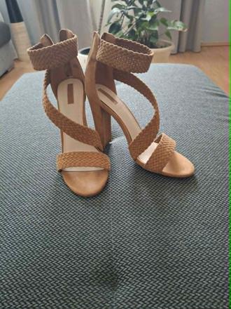Sandalky, 39