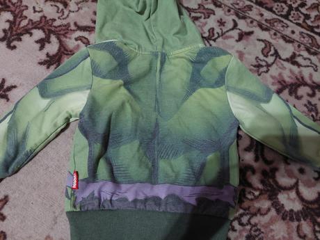 Zaujímavá mikina, rebel,98