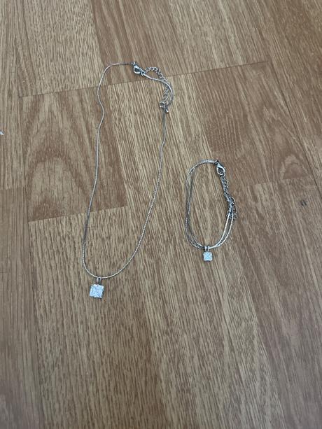 Náhrdelník a náramok,