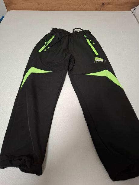 Predám zateplené športové nohavice, 134