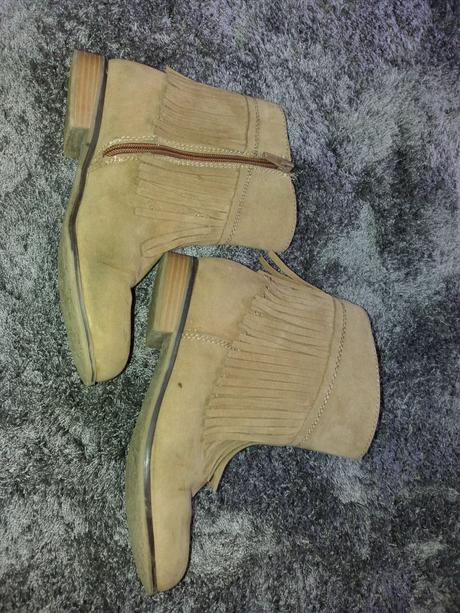 Prechodne cizmicky, 34