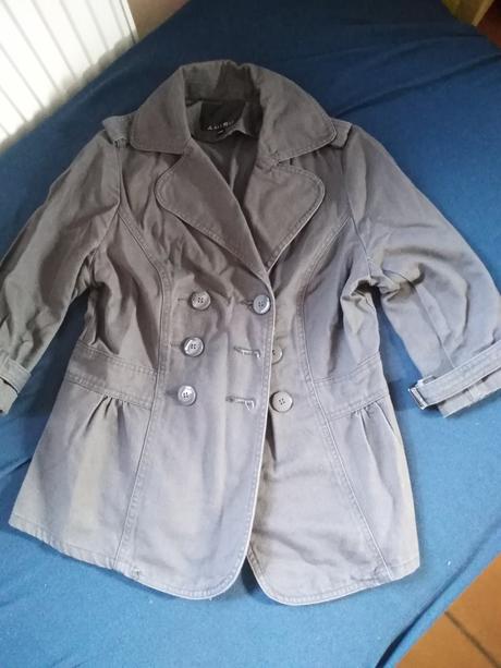 Ľahký kabátik v. 38, 38