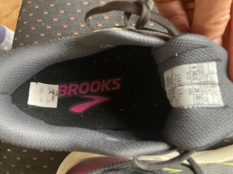 Tenisky brooks, 40