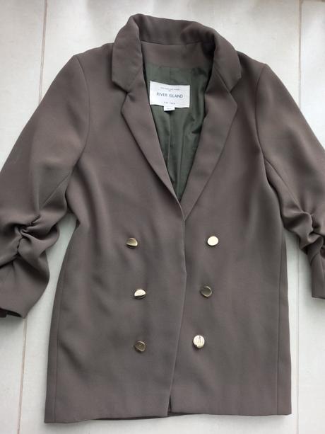 Sako, river island,140