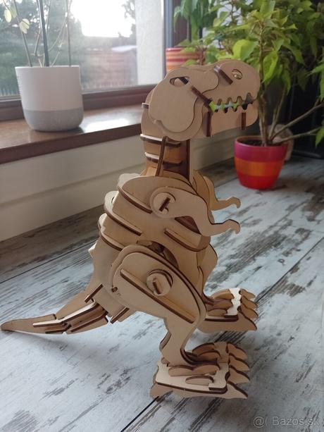 Puzzle-dinosaurus, na ovládanie, chodí,vydáva zvuk,