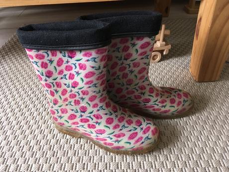 Kvietkované gumáky, 31