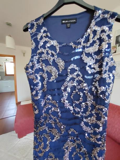 Šaty tmavomodré s glitrami v.m, m