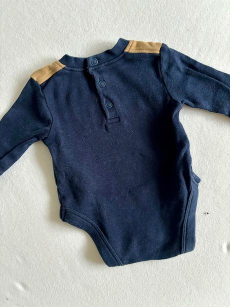 Tmavomodre body, f&f,56