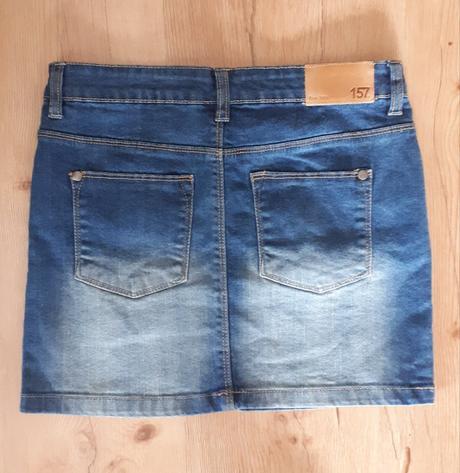 Nenosená rifľová sukňa, 158