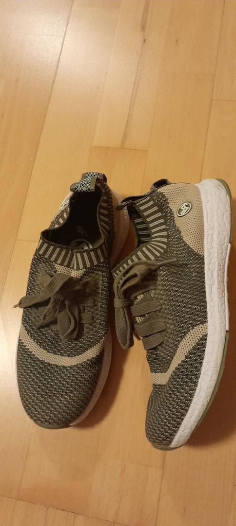 Tenisky v. 33, bubble gummers,33