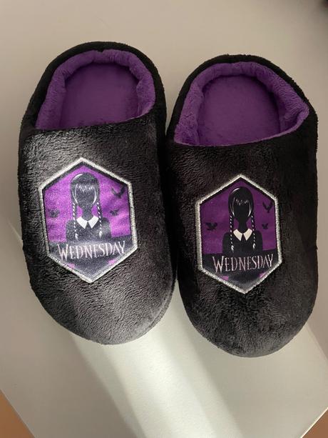 Wednesday papuče, 33